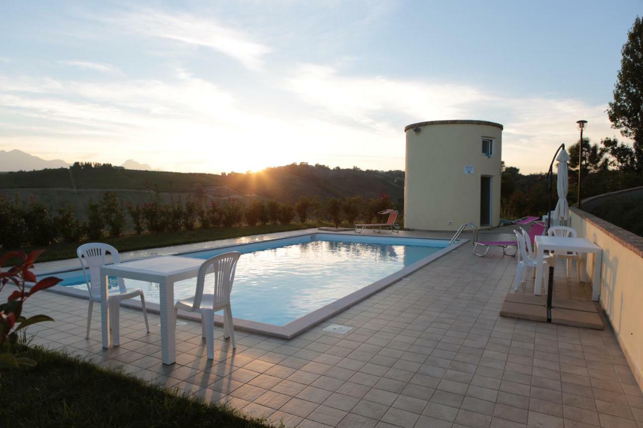 Agriturismo Terra Dei Falchi Castilenti Ngoại thất bức ảnh